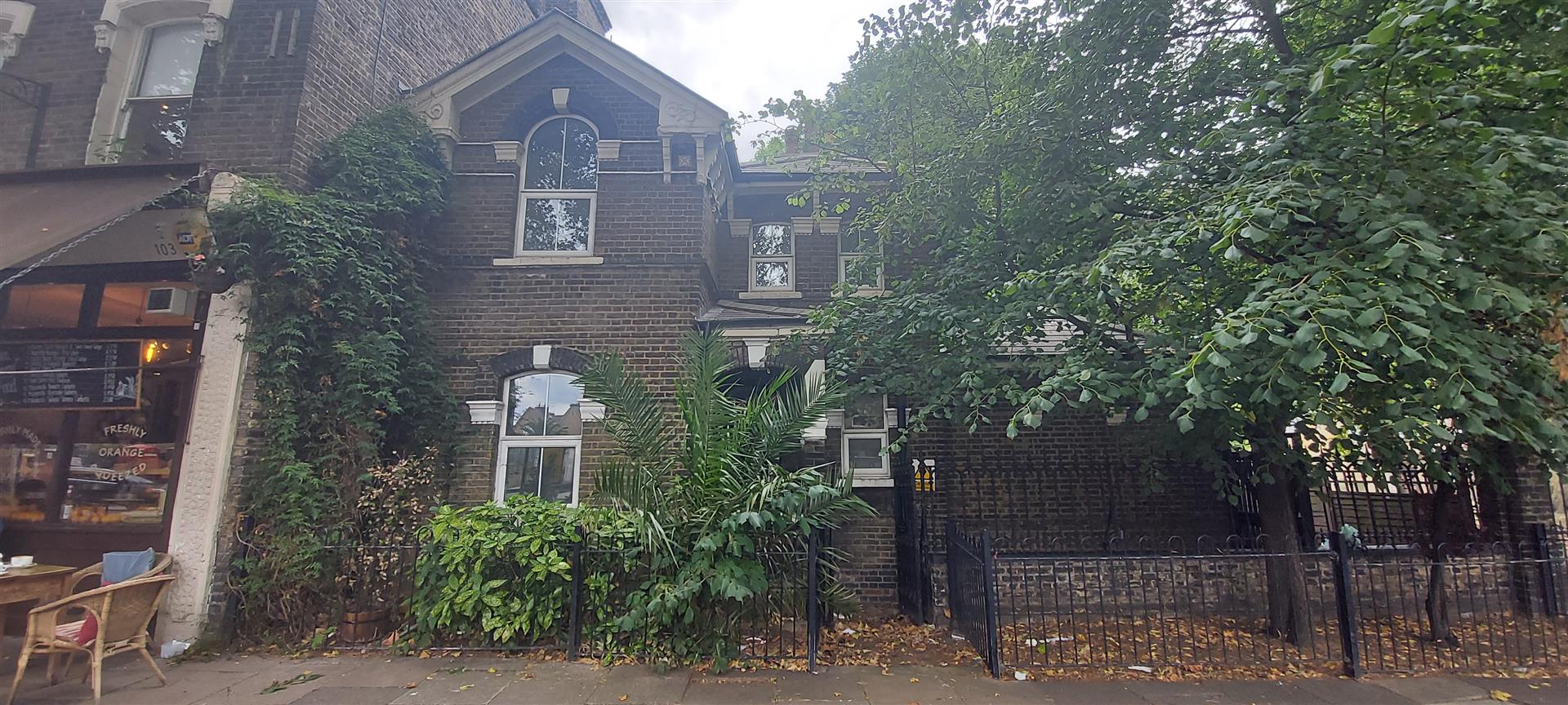 Lauriston Road, Hackney, London, E9 -  Strettons